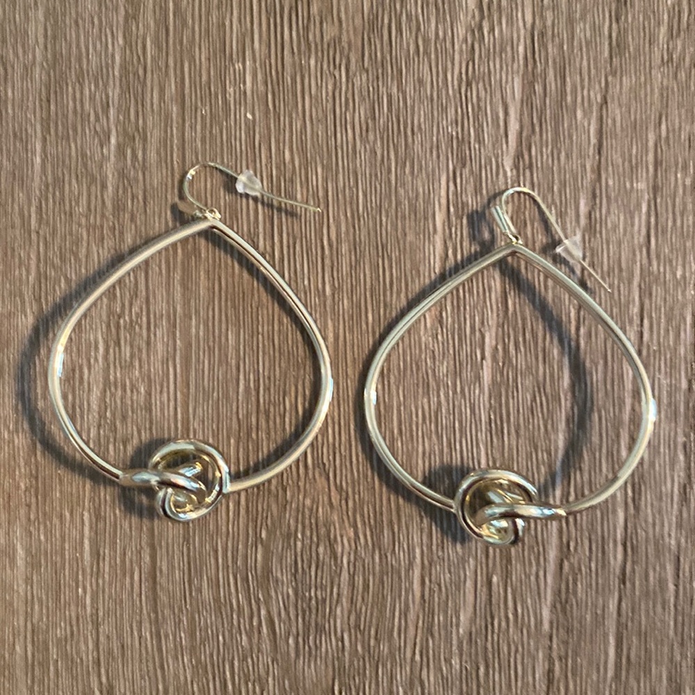 Kendra Scott Presleigh love knot earrings